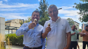 colleagues with ice cream cones